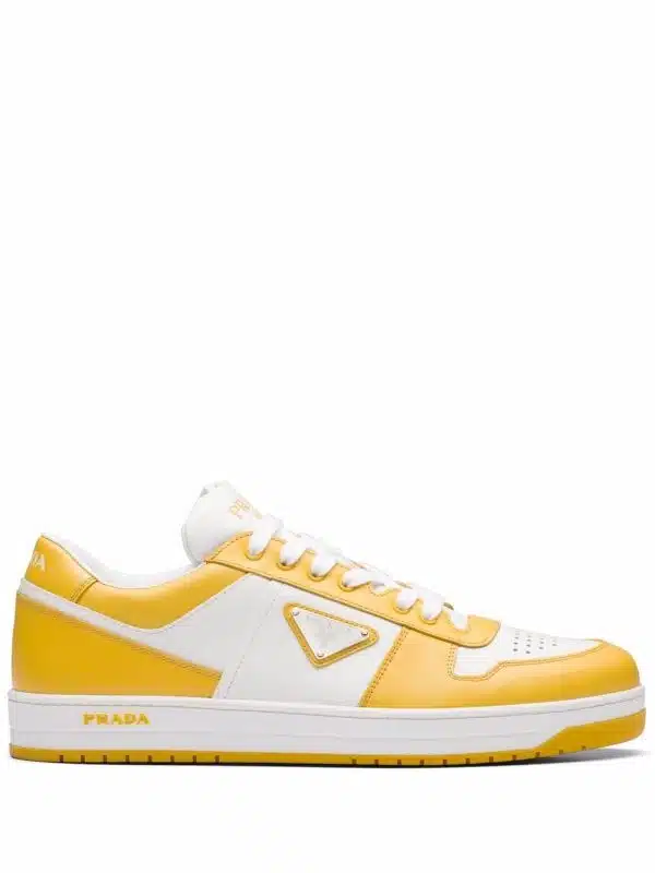 Prada Sneakers met logopatch - Wit