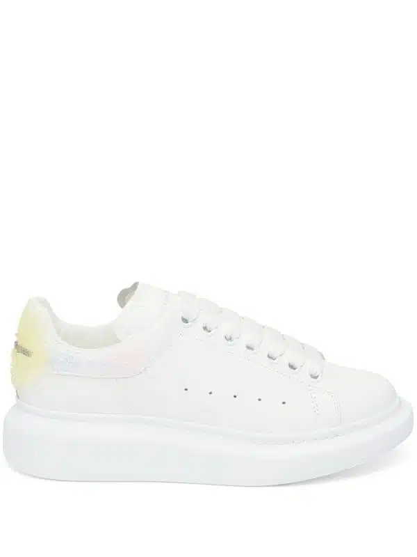 Alexander McQueen Sneakers verfraaid met kristallen - Wit