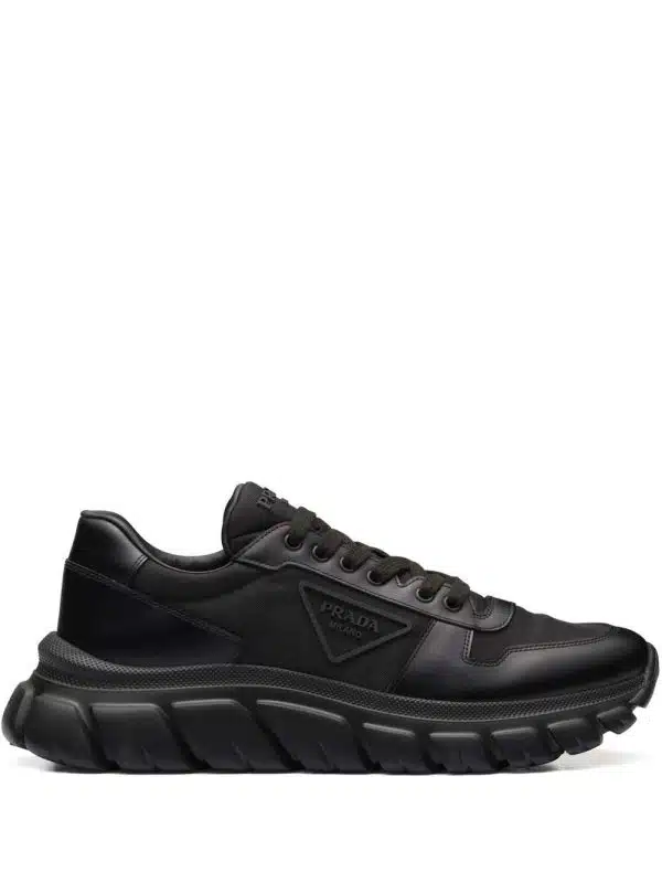 Prada Sneakers met logopatch - Zwart