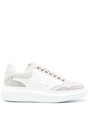 Alexander McQueen Larry panelled leather sneakers - Wit
