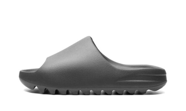 adidas Yeezy Slide "Dark Onyx" - Size 10