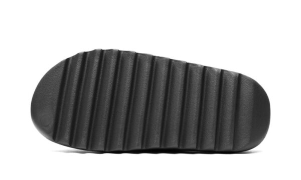 adidas Yeezy Slide "Dark Onyx" - Size 10